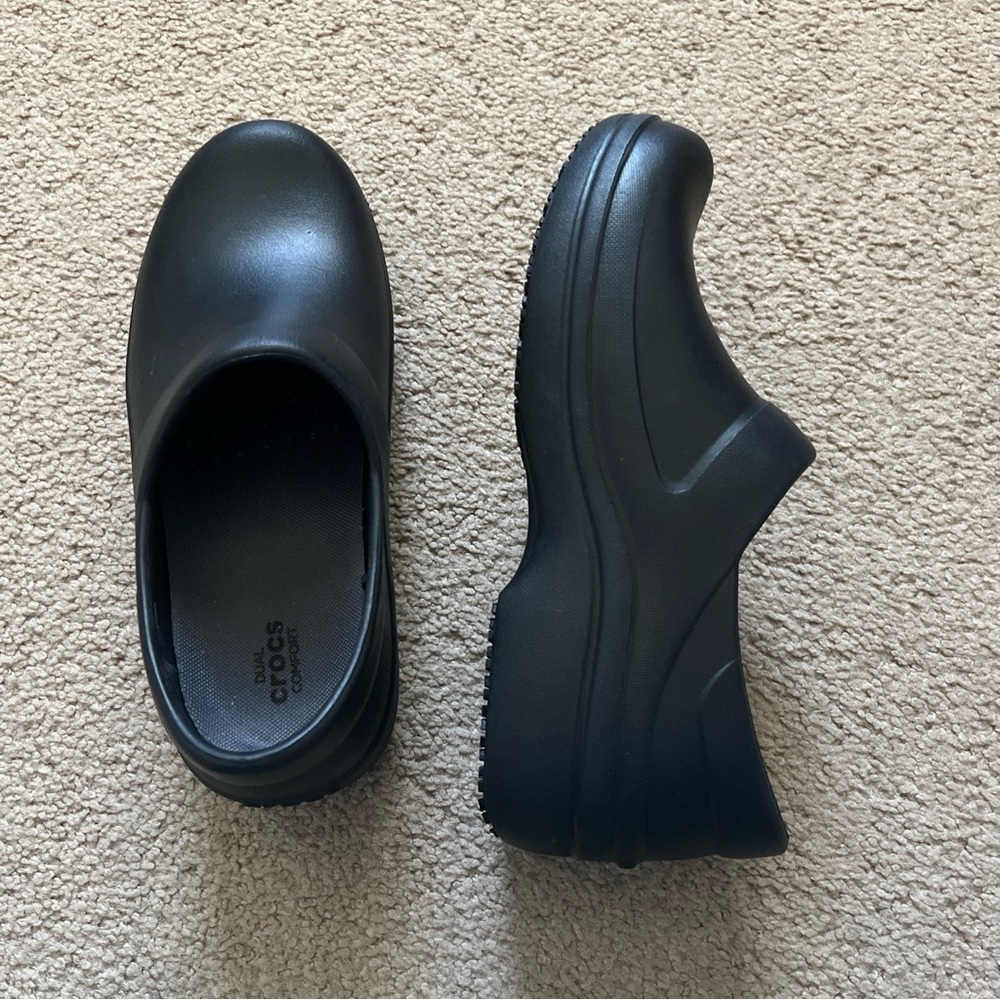 CROCS Duel Comfort Black Clogs Nursing Chef Slip Resistant Womens Shoes W 9
